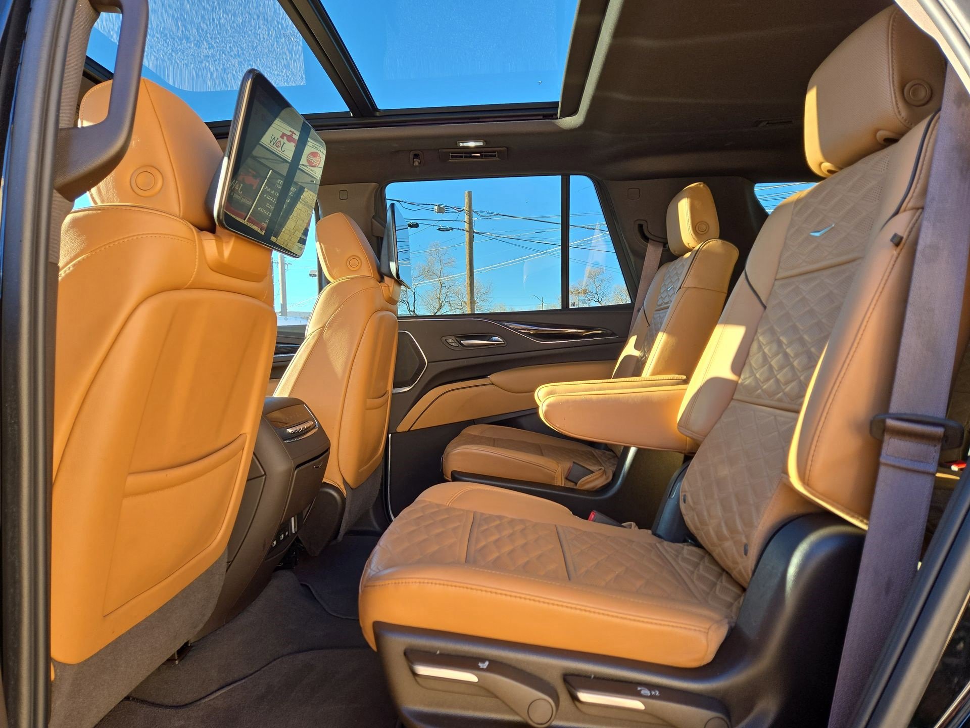 Certified 2023 Cadillac Escalade Sport w/ LPO, ONYX Package image 13