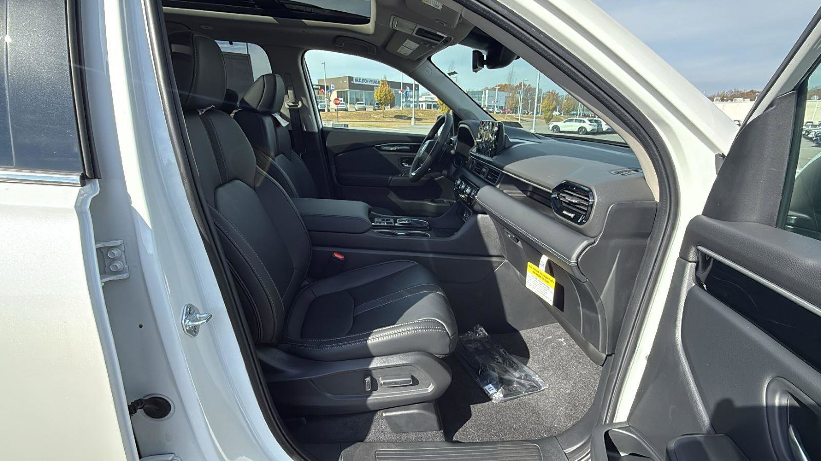 New 2025 Honda Pilot Touring image 19