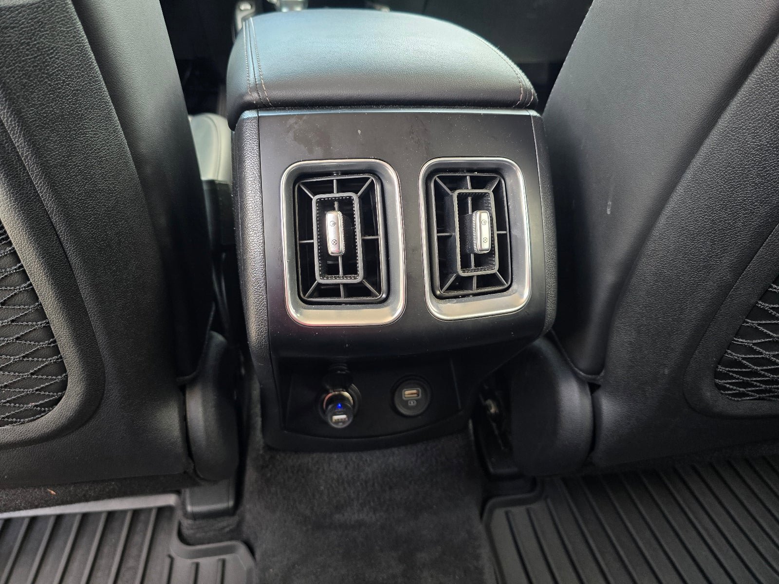 Used 2023 Kia Sorento S w/ Panoramic Sunroof Package AWD/4WD image 23