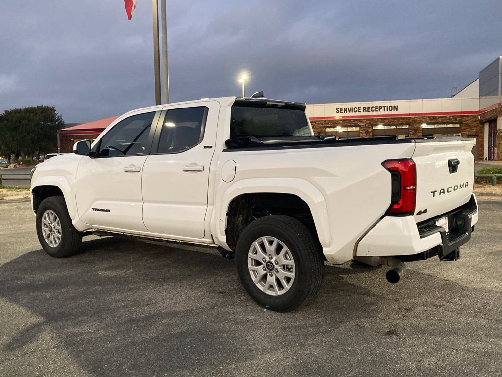 Certified 2026 Toyota Tacoma SR5 AWD/4WD image 7
