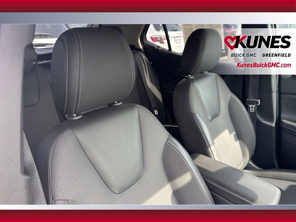 Used 2025 Buick Encore GX Preferred AWD/4WD image 43