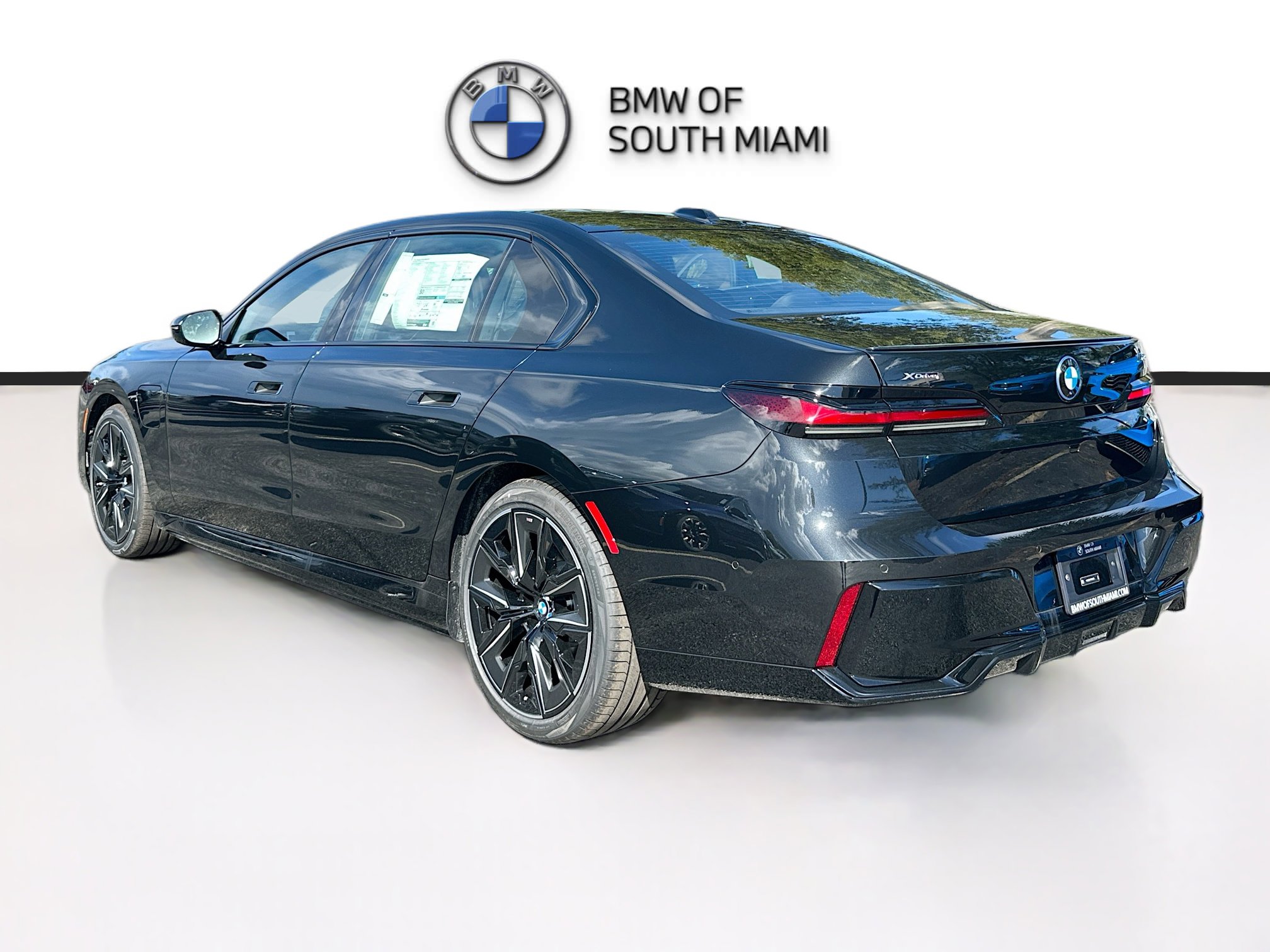 New 2026 BMW 750e xDrive image 4