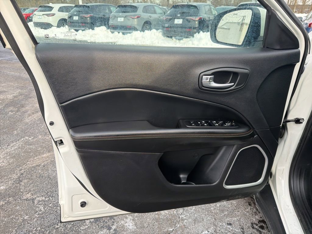 Used 2019 Jeep Compass Latitude w/ Popular Equipment Group image 18