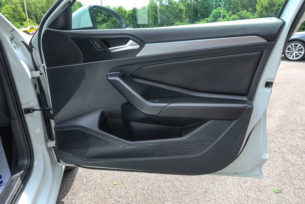 Used 2023 Volkswagen Jetta SE FWD image 19