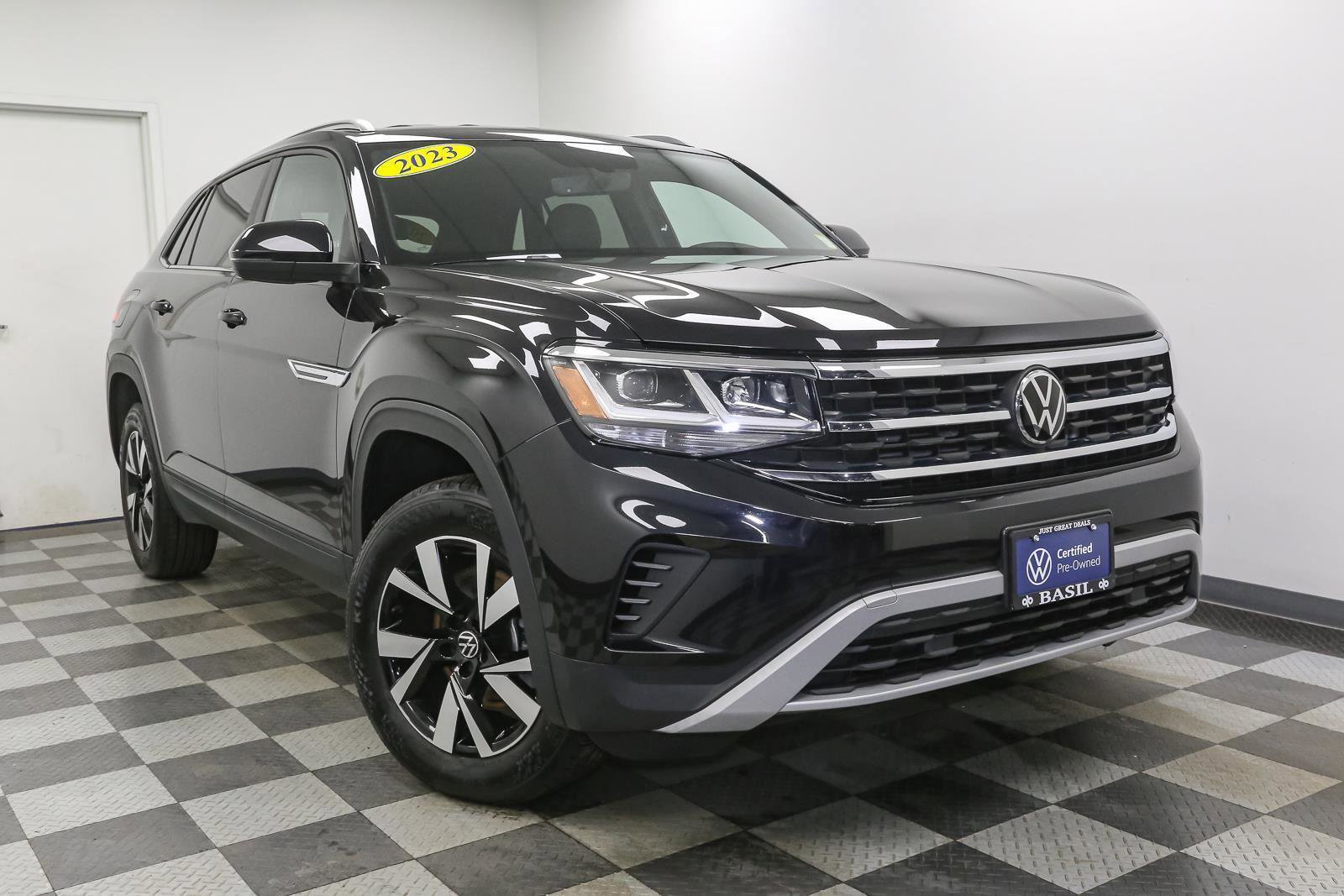 Certified 2023 Volkswagen Atlas Cross Sport SE image 3