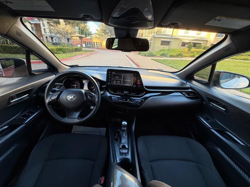 Used 2019 Toyota C-HR LE FWD image 43
