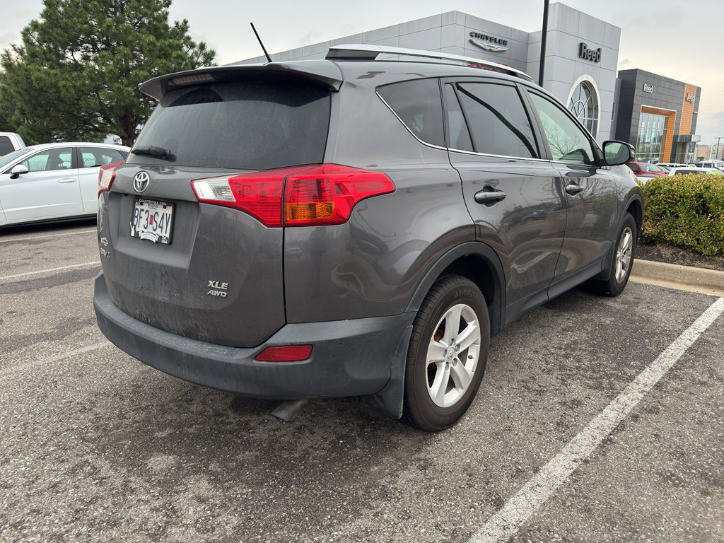 Used 2013 Toyota RAV4 XLE image 4
