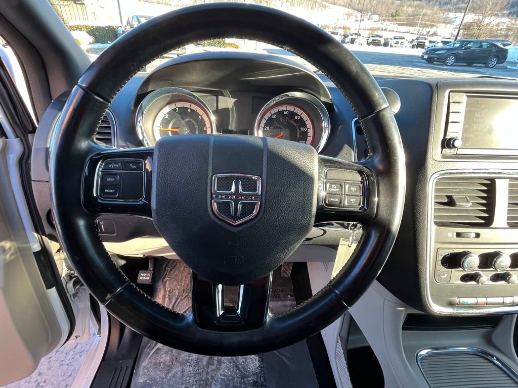 Used 2020 Dodge Grand Caravan SXT image 11
