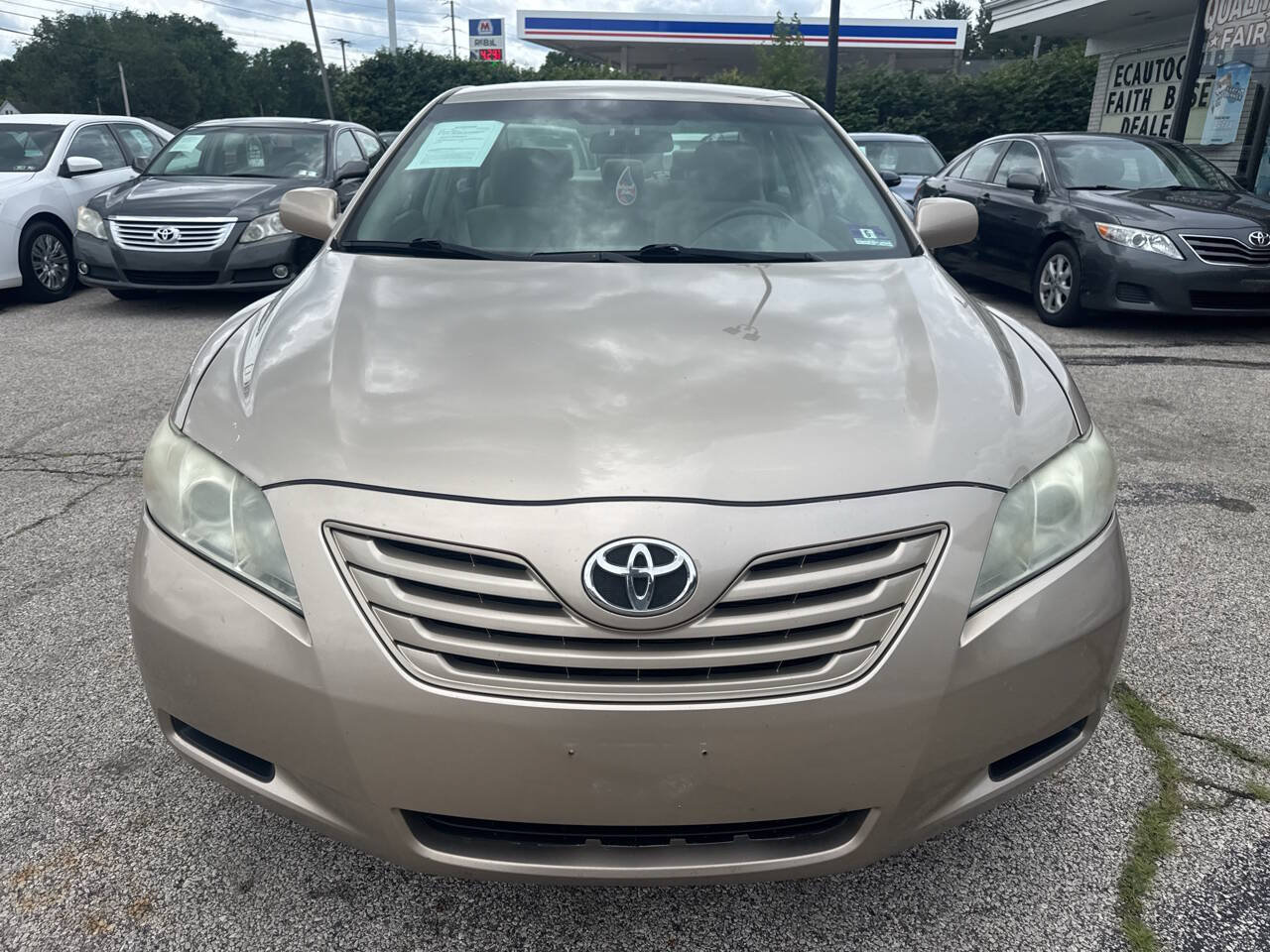 Used 2009 Toyota Camry LE FWD image 2