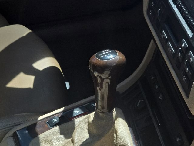 Used 2004 BMW 325xi Sedan AWD/4WD image 12