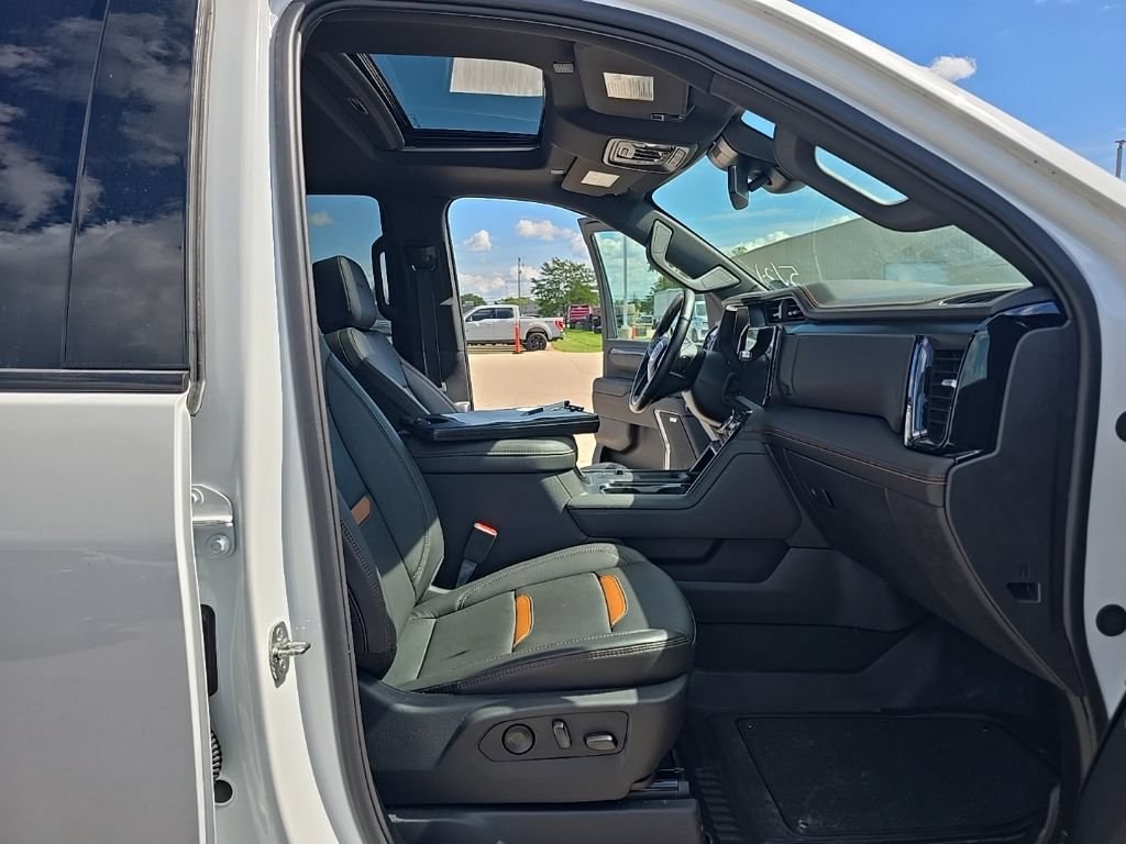 Used 2026 GMC Sierra 3500 AT4 AWD/4WD image 18