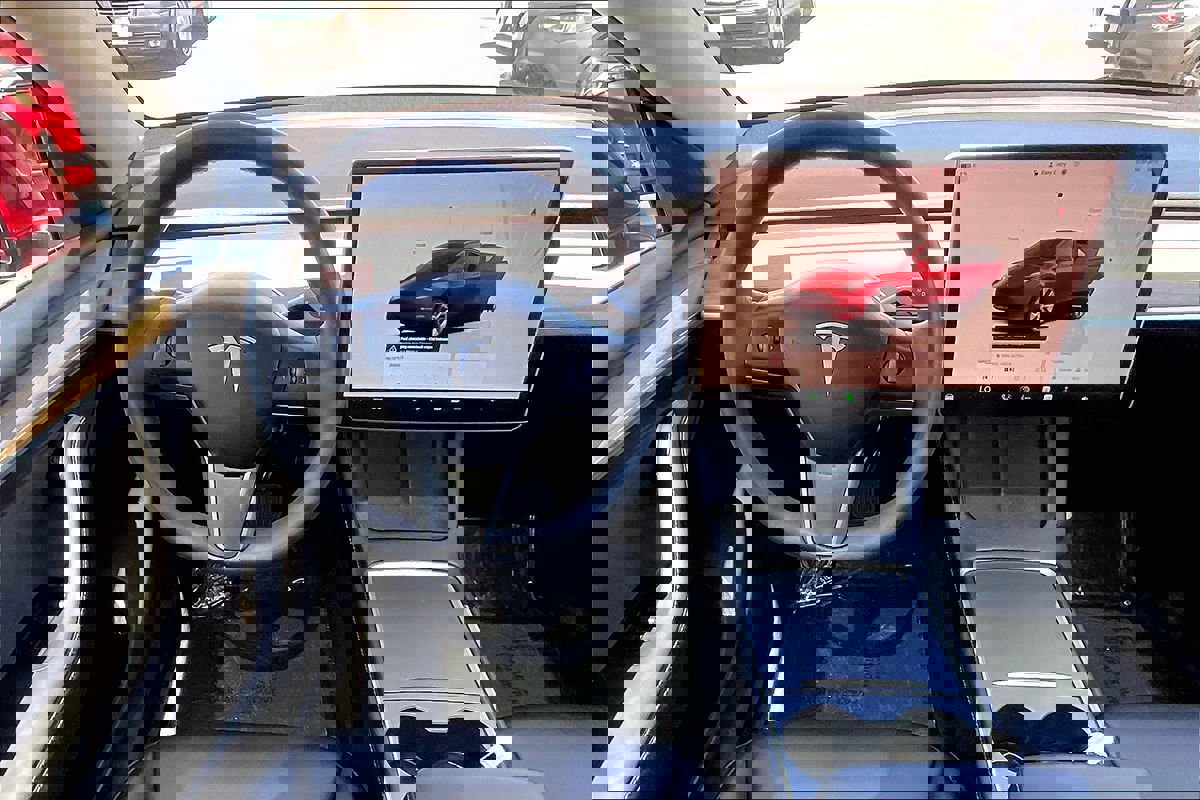 Used 2022 Tesla Model Y Long Range image 5