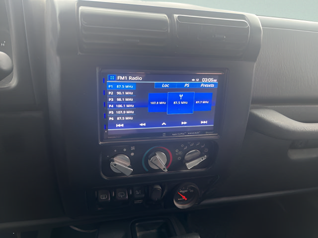 Used 2004 Jeep Wrangler 4WD image 10