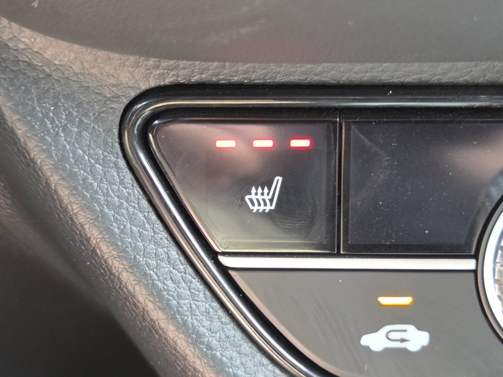 Certified 2025 Honda HR-V EX-L image 6