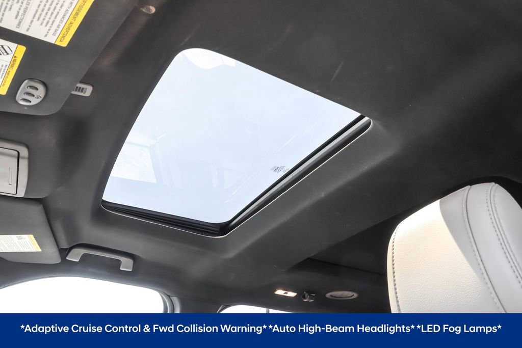Used 2018 Ford Explorer XLT w/ Equipment Group 202A AWD/4WD image 11