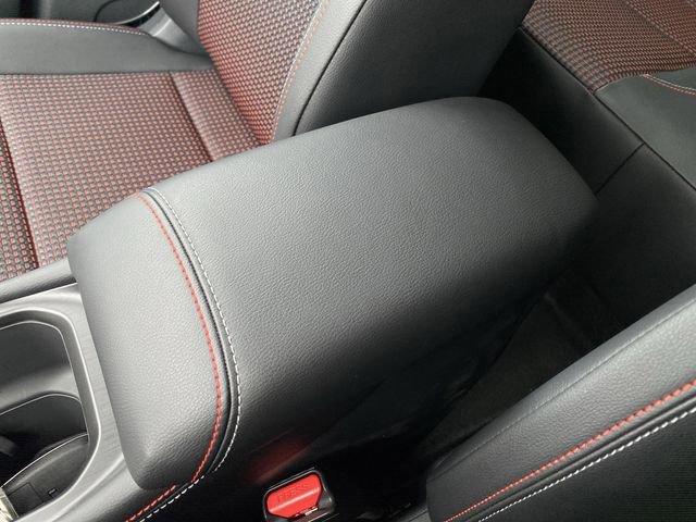 Certified 2025 Nissan Kicks SR image 18