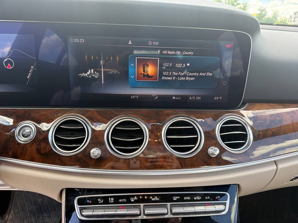 Certified 2018 Mercedes-Benz E 300 4MATIC image 16