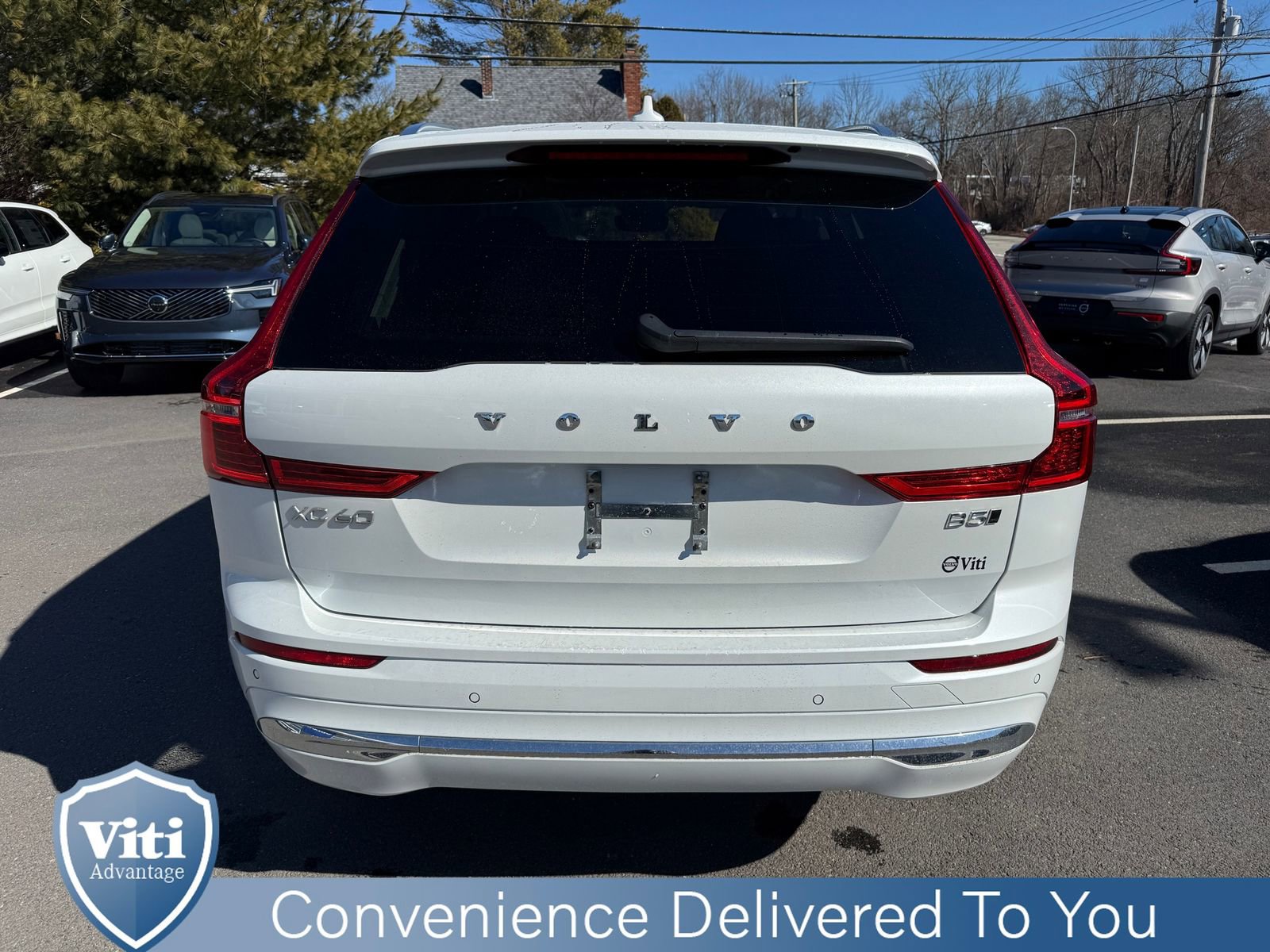 Certified 2023 Volvo XC60 B5 Ultimate w/ Climate Package image 7