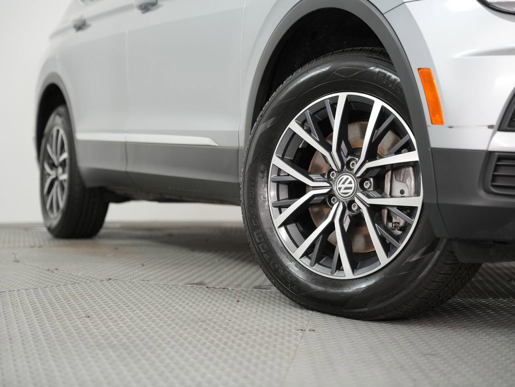 Used 2020 Volkswagen Tiguan SE FWD image 17