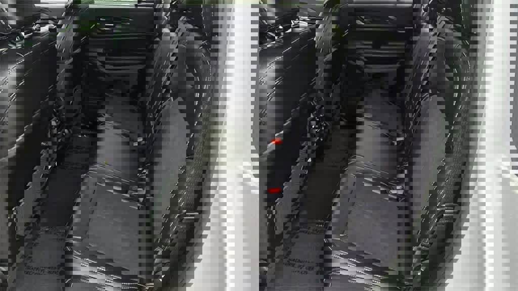 New 2025 Jeep Grand Cherokee Altitude image 14