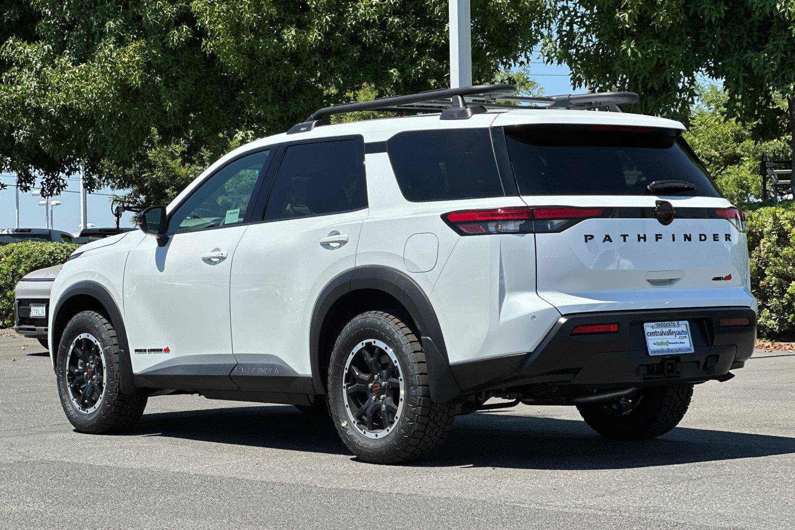 New 2026 Nissan Pathfinder Rock Creek w/ Rock Creek Premium Package AWD/4WD image 5