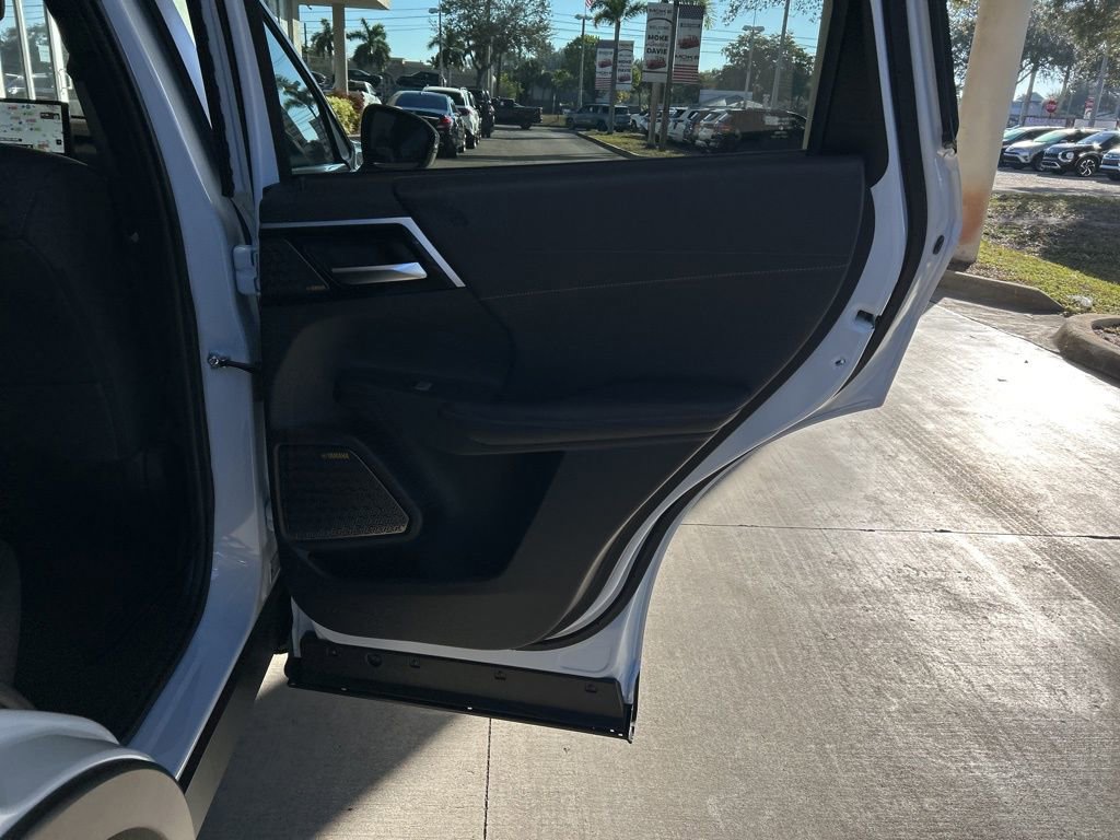 New 2026 Mitsubishi Outlander SE FWD image 33