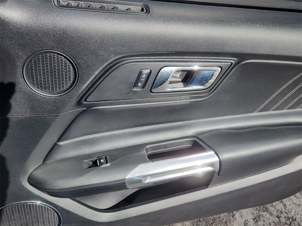 Used 2017 Ford Mustang GT Premium image 14