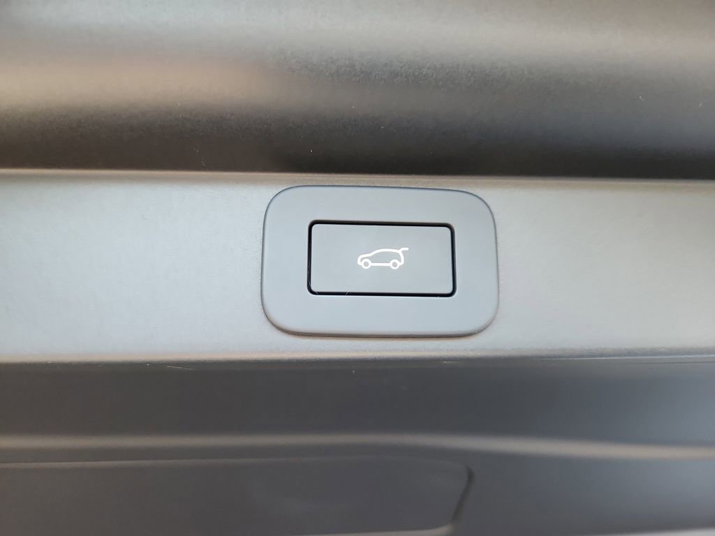 New 2026 Land Rover Range Rover SV AWD/4WD image 14