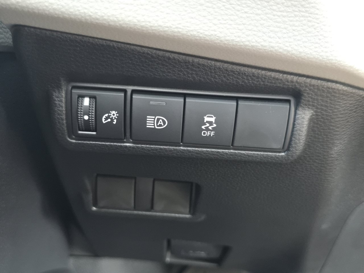 New 2026 Toyota Corolla Cross L FWD image 29