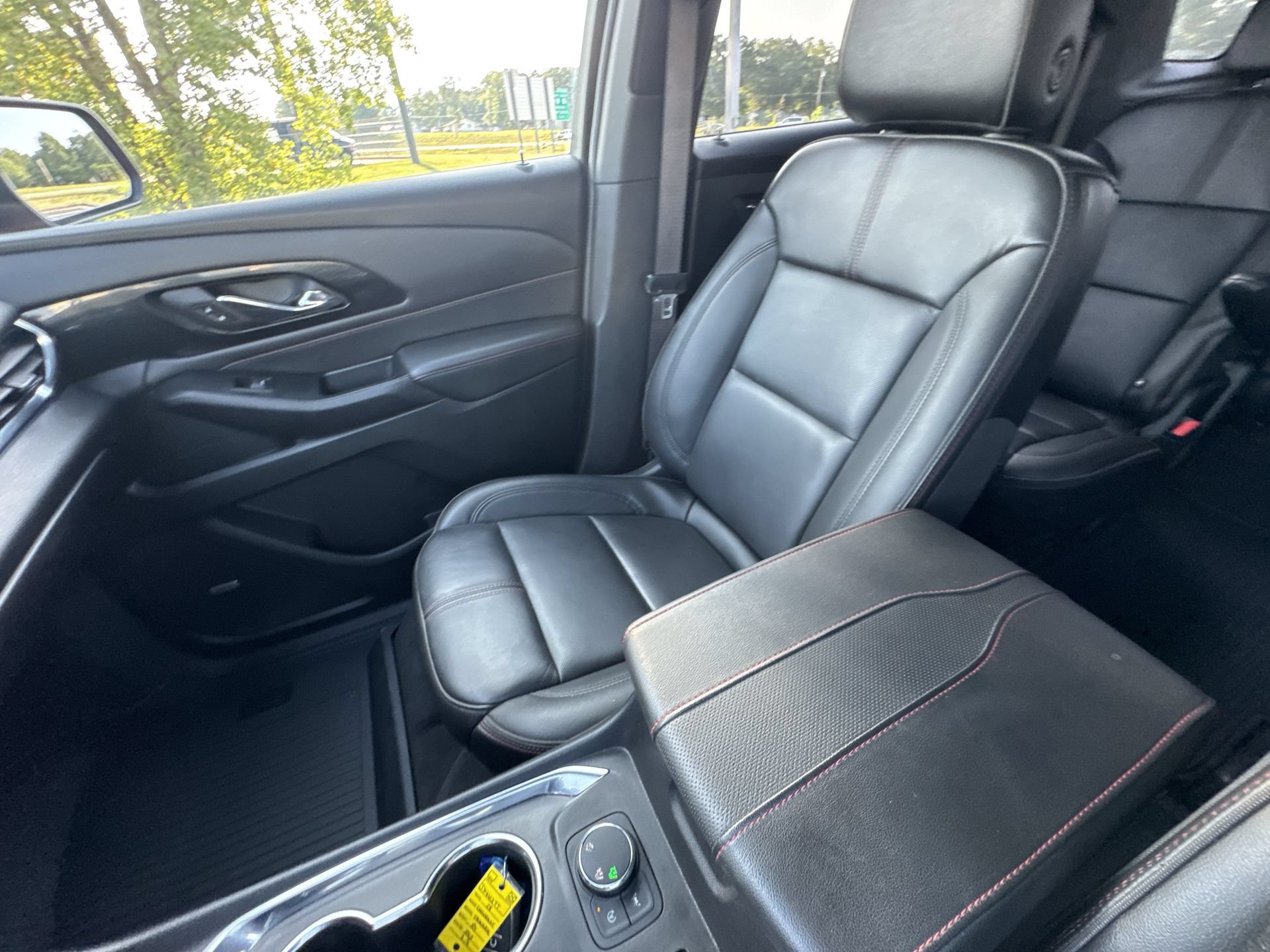Certified 2023 Chevrolet Traverse RS w/ LPO, Floor Liner Package AWD/4WD image 20