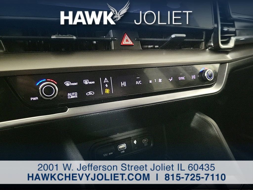 Used 2025 Kia Sportage EX image 19