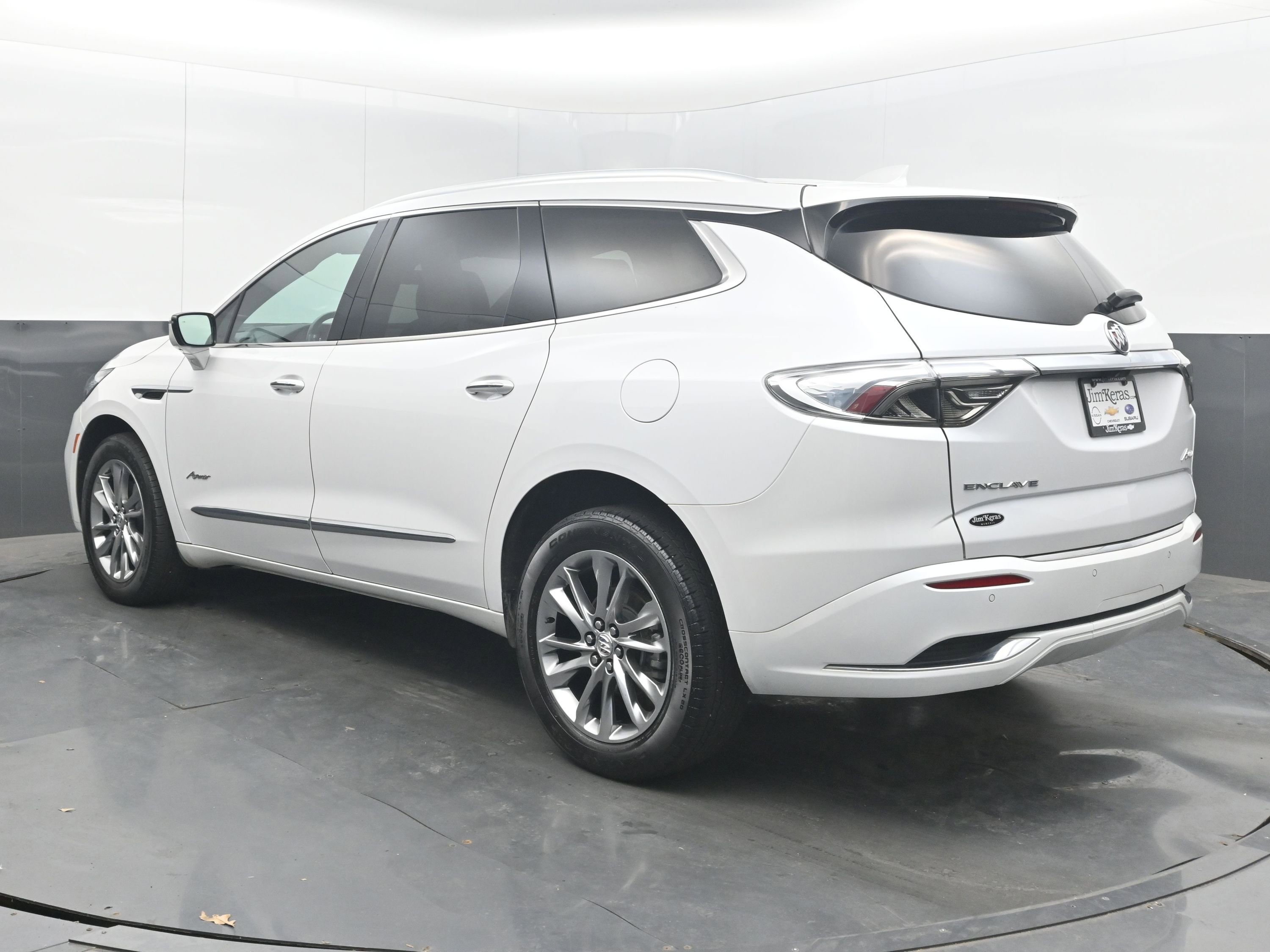 Used 2024 Buick Enclave Avenir FWD image 8