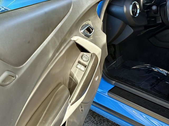 Used 2022 Chevrolet Camaro LT w/ Technology Package RWD image 12
