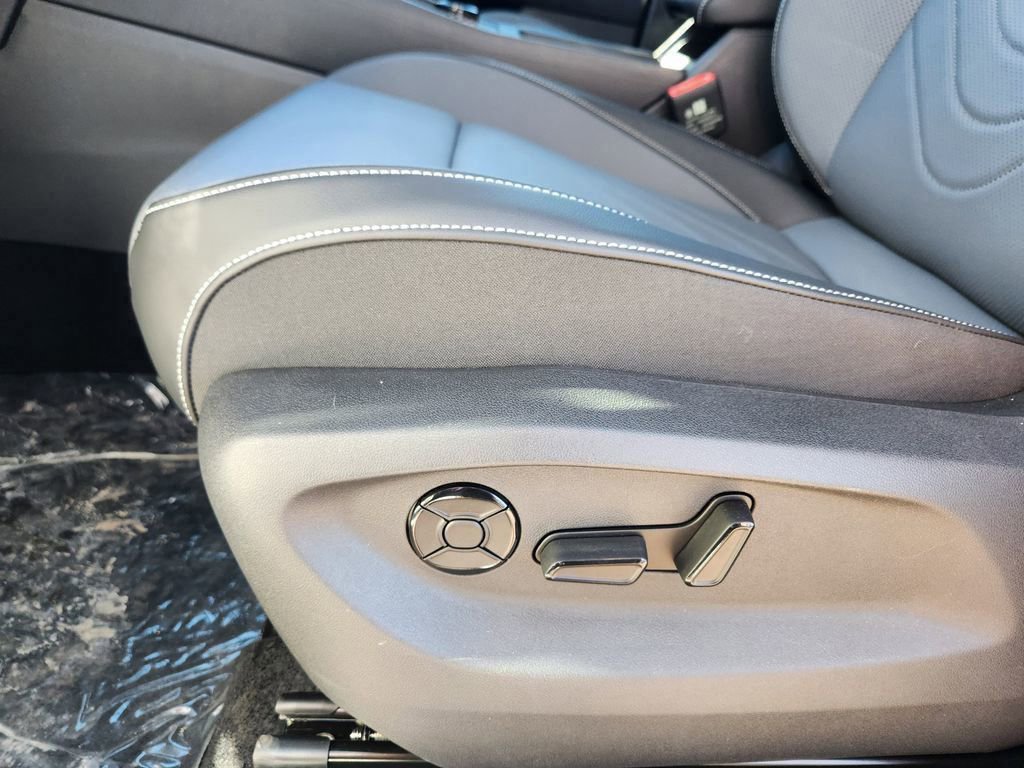 New 2026 Volkswagen Tiguan SE R-Line image 13