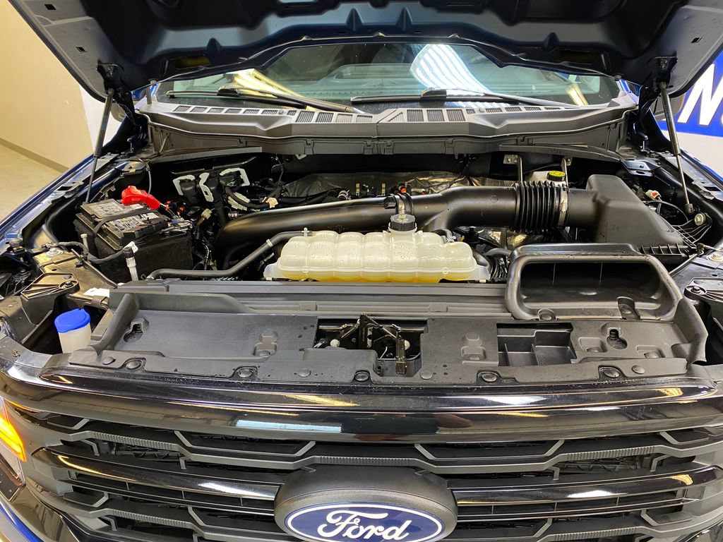 Used 2025 Ford F150 XLT AWD/4WD image 9