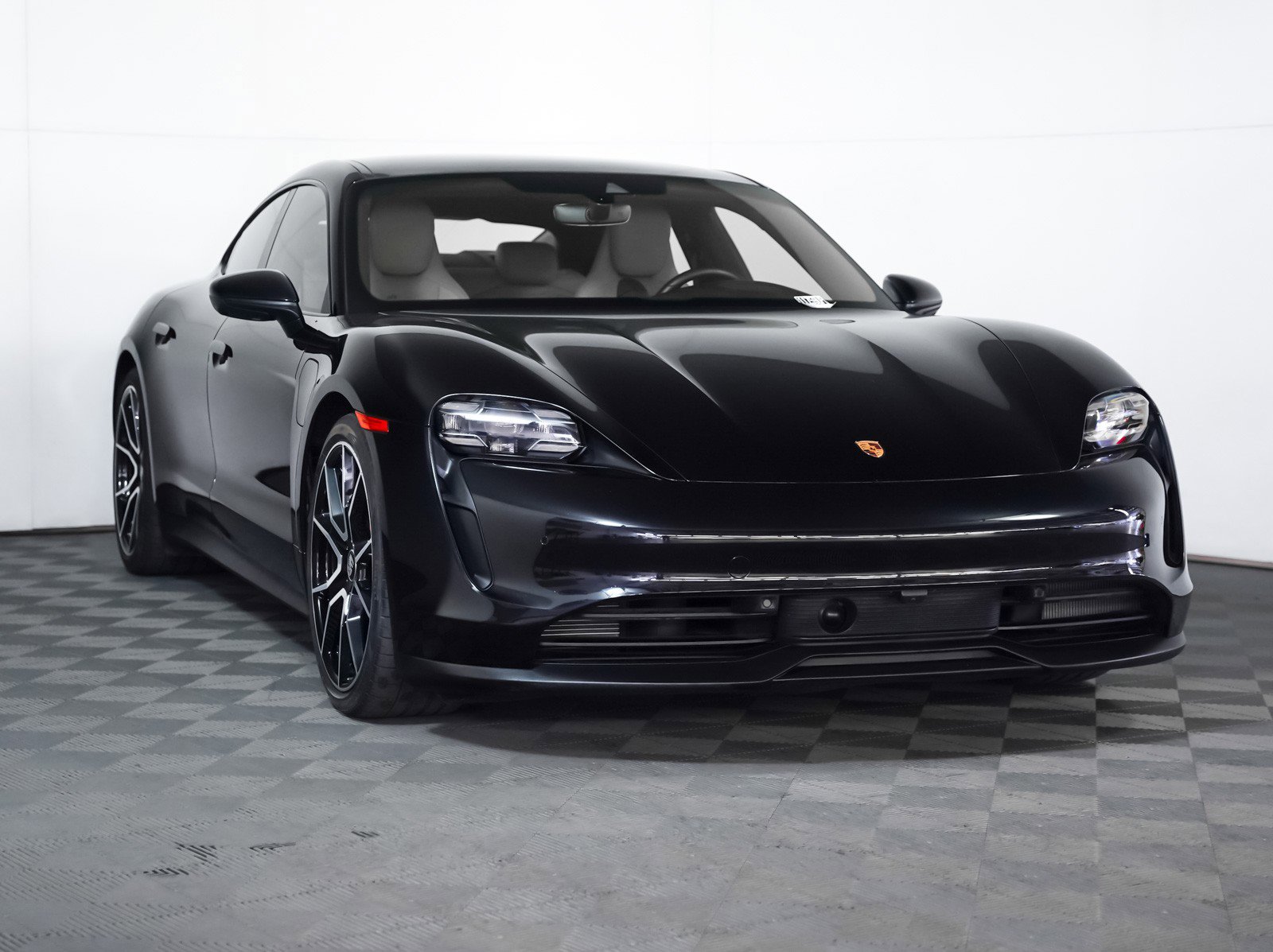 Certified 2024 Porsche Taycan 4S image 8