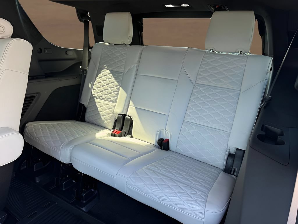 Used 2026 Cadillac Escalade Platinum Sport w/ LPO, ONYX Package AWD/4WD image 17