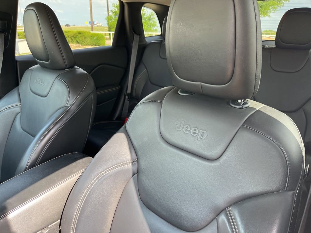 Used 2018 Jeep Cherokee Limited image 12