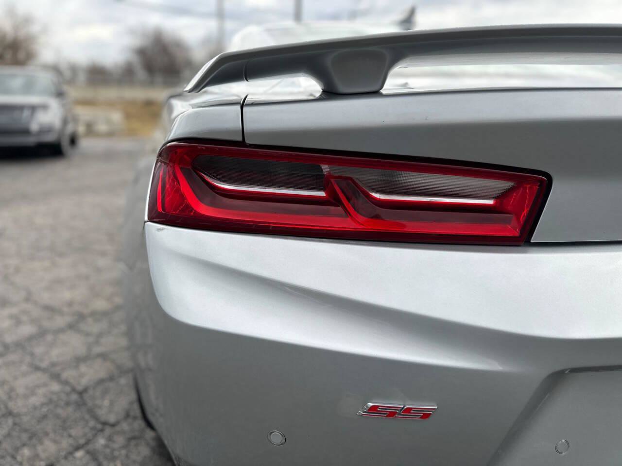 Used 2017 Chevrolet Camaro SS RWD image 11