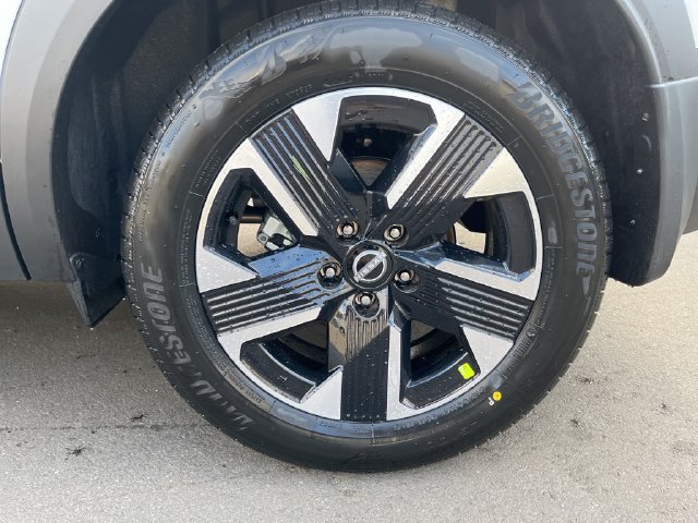 New 2026 Nissan Kicks SV w/ SV Premium Package AWD/4WD image 11
