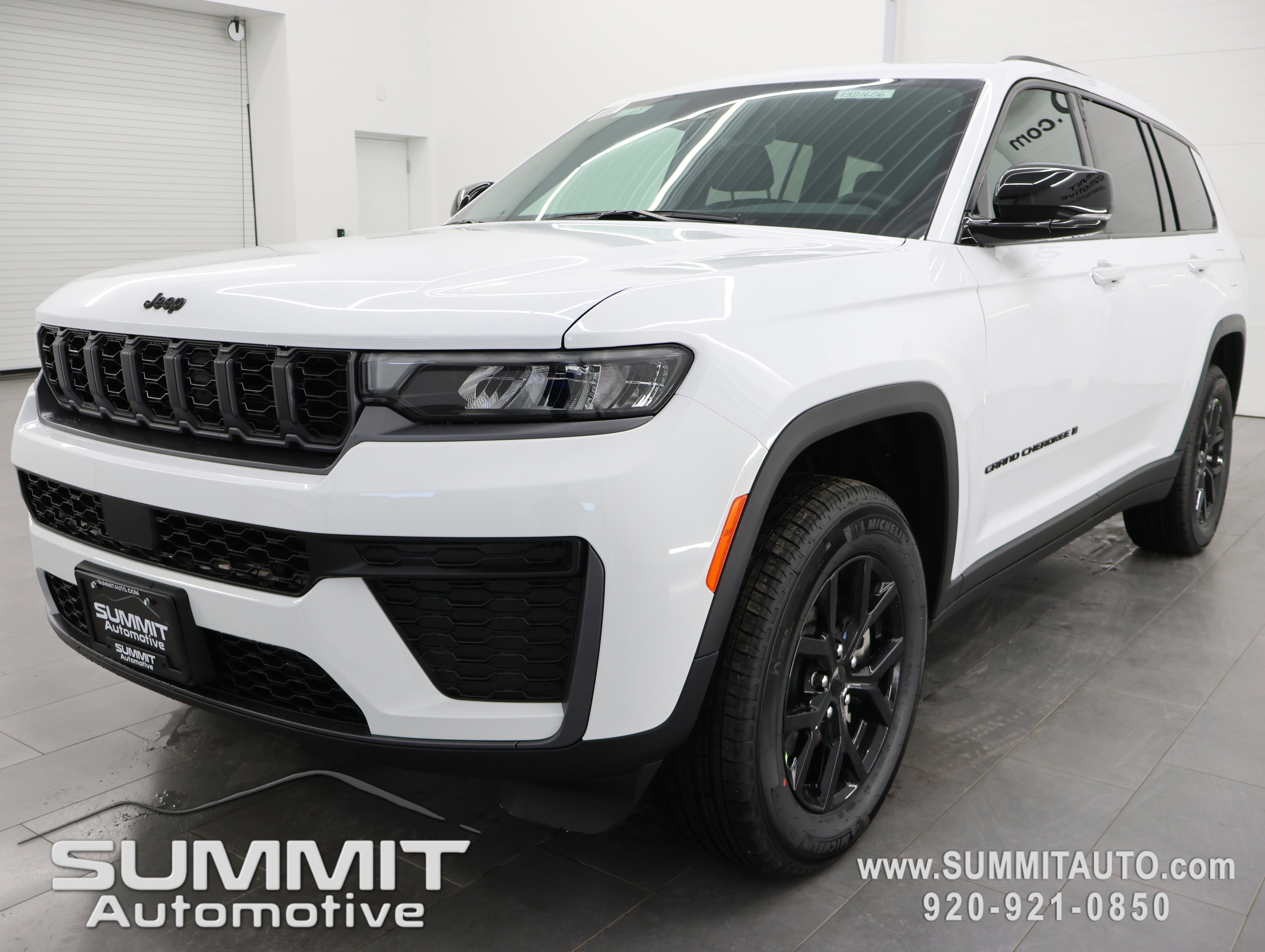 New 2026 Jeep Grand Cherokee L Laredo Altitude image 7