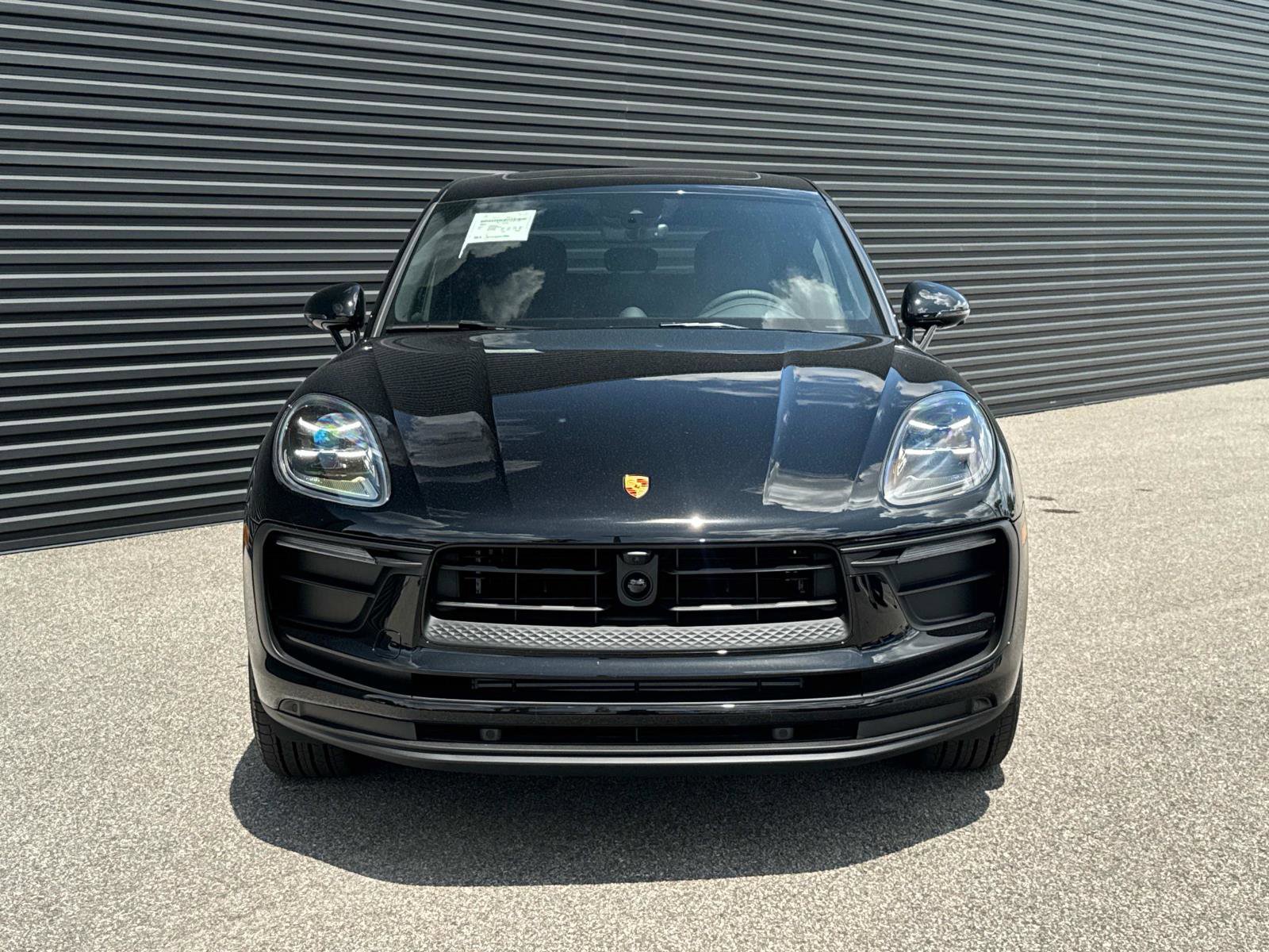 Used 2025 Porsche Macan image 7