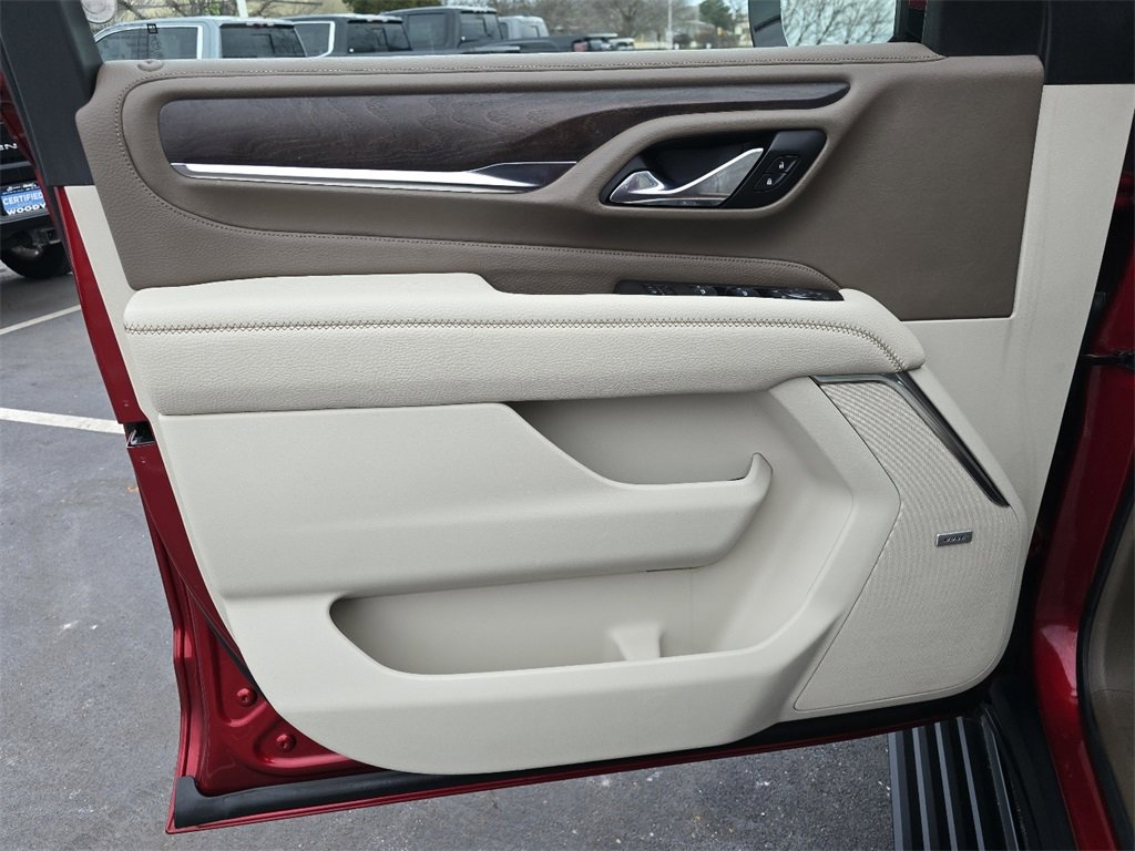 Used 2021 GMC Yukon XL Denali w/ Denali Premium Package image 11