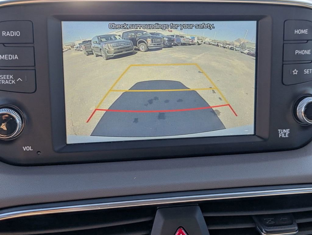 Used 2020 Hyundai Santa Fe SE image 2