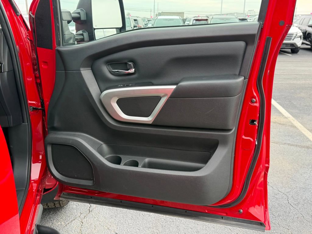 Used 2024 Nissan Titan SV w/ SV Convenience Package image 21