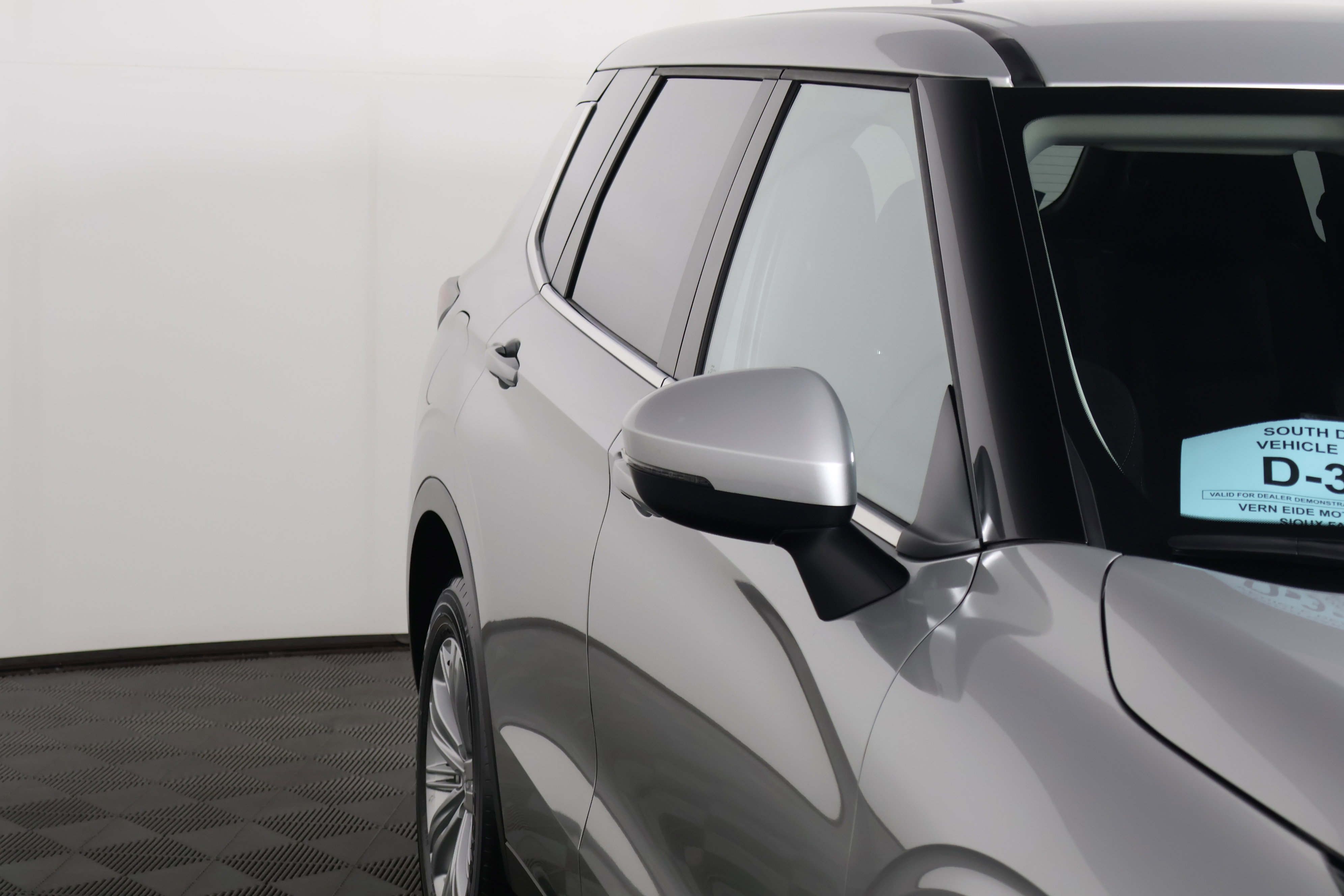 Used 2024 Mitsubishi Outlander ES image 14