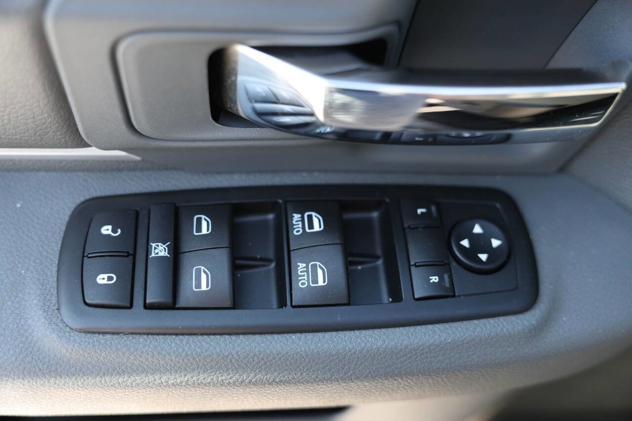 Used 2015 RAM 1500 Big Horn AWD/4WD image 16