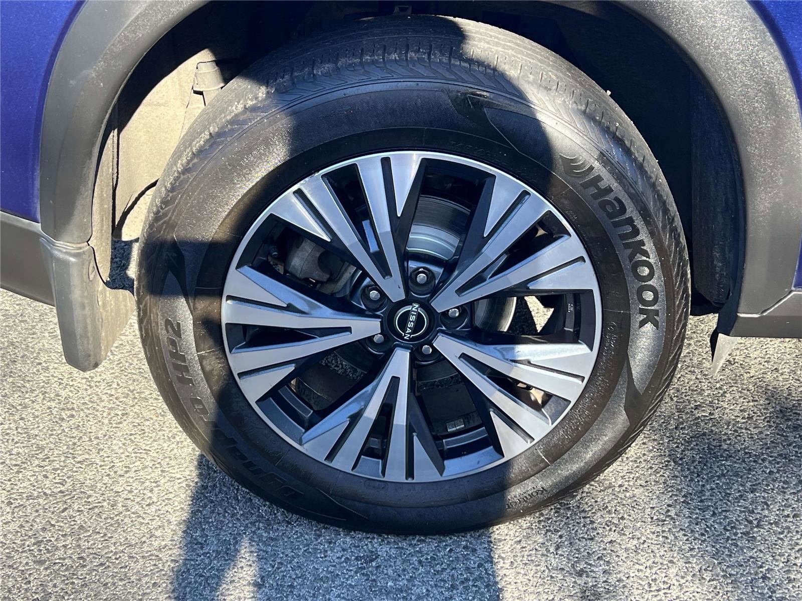 Used 2022 Nissan Rogue SV image 10