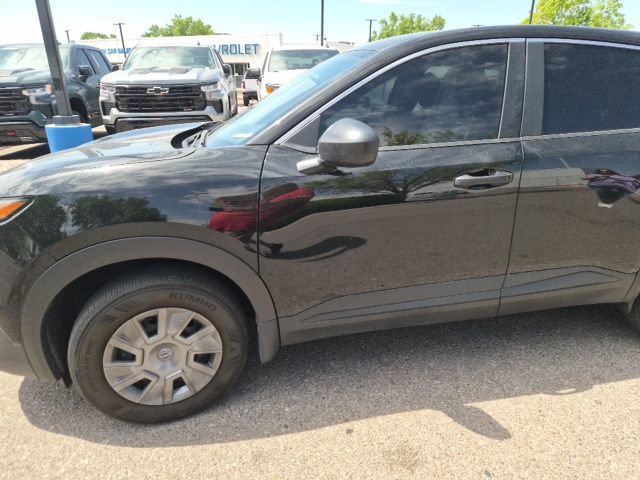 Certified 2025 Nissan Kicks S FWD image 33