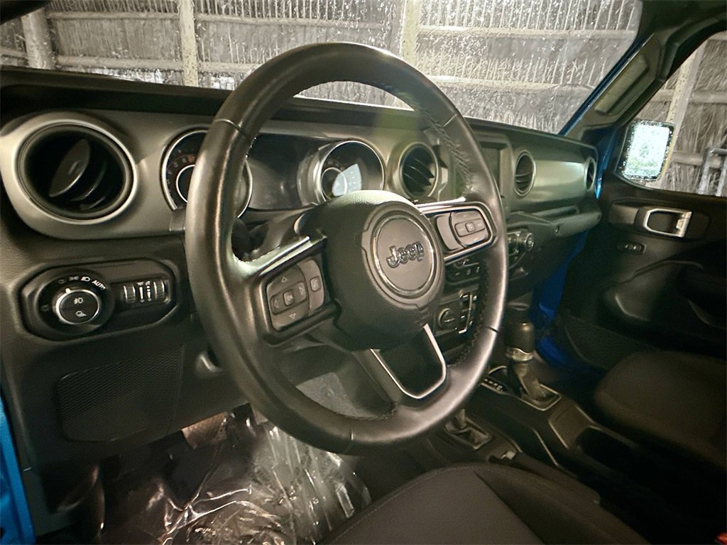 Used 2021 Jeep Gladiator Willys image 12